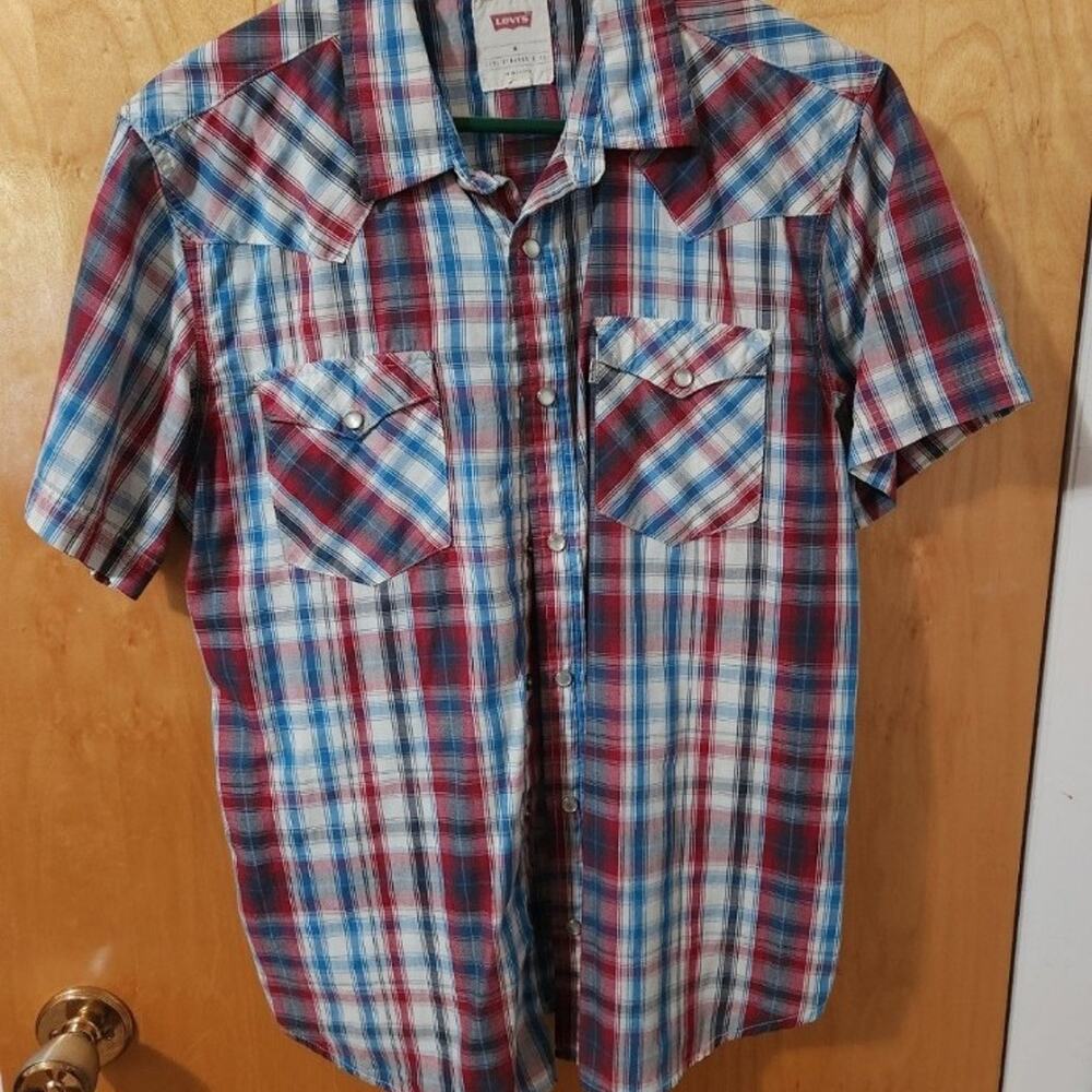 Levi Mens button up shirt size M